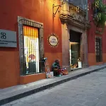 Casa Relox 23
